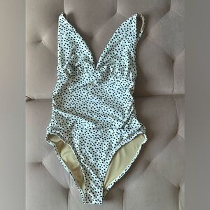 Old Navy ruched one piece swimsuit